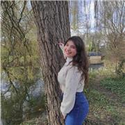 Hola Imparto clases de inglés desde primaria hasta bachillerato, además mi horario es flexible. Precio: 9€/hora